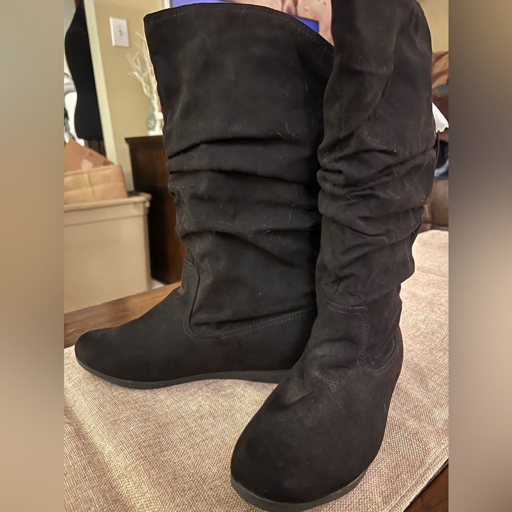 Black boots with memory foam - Picture 2 of 5